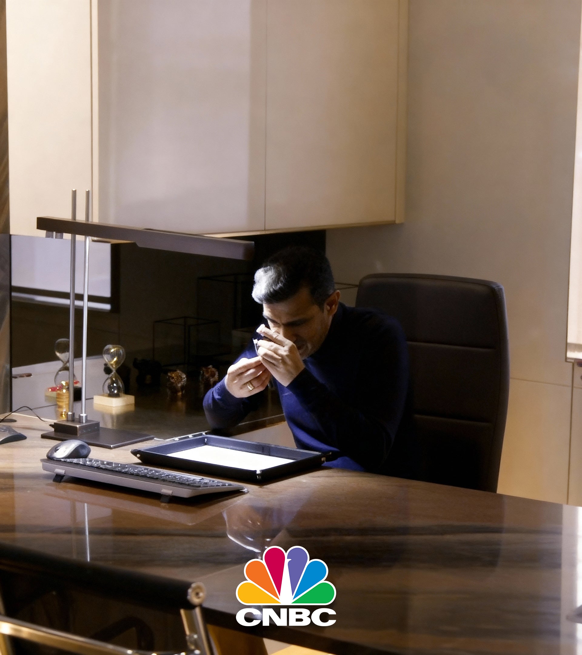 ALTR Created Diamonds featured on CNBC's "Streets of Dreams" with Marcus Lemonis. The image showcases Amish Shah, President of ALTR, explaining the lab-grown diamond market to a global television audience, cementing the brand’s role as the authoritative voice of the industry.